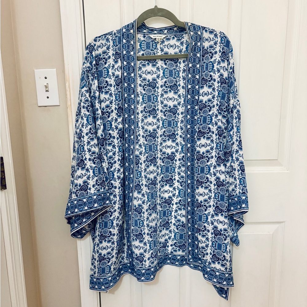 Max Studio Open Front Floral Print Blue & White Kimono Cardigan